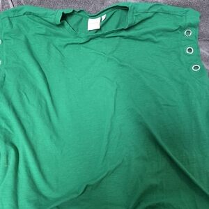Zac & Rachel (XL) Green Top with Button Details